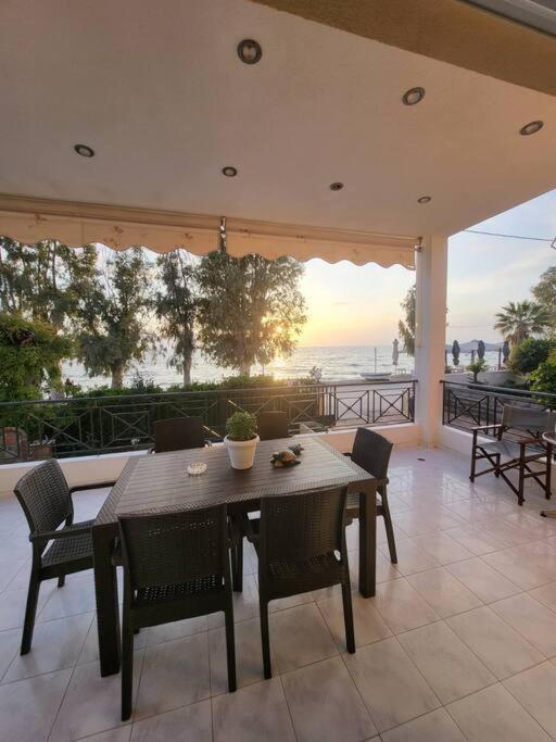 Σπίτι Δίπλα Στην Θάλασσα Villa Patras Exterior photo